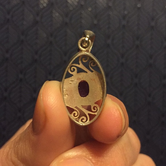 Vintage sterling silver pendant w/ purple stone - Picture 3 of 5